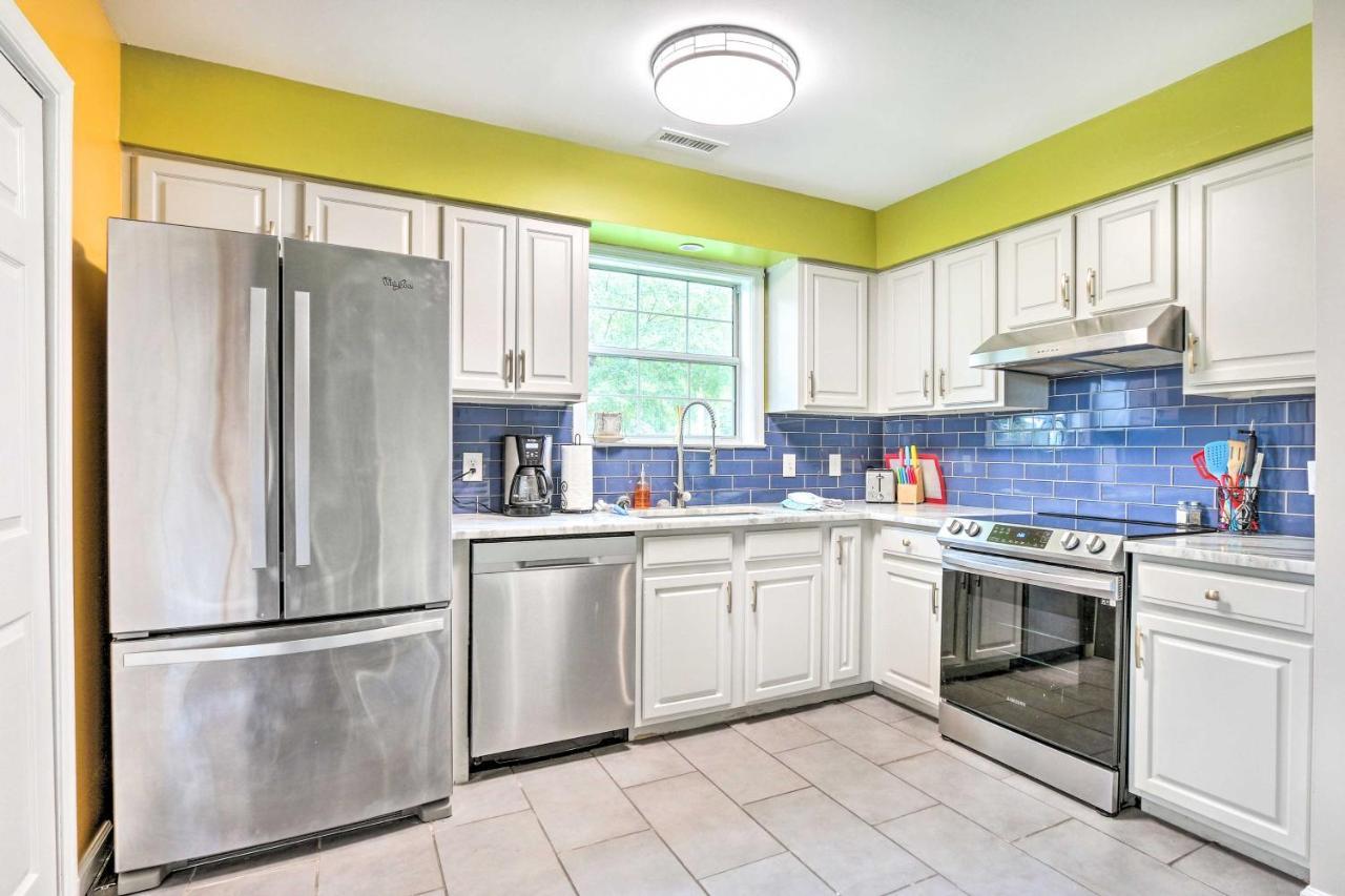 Peaceful Beaufort Home With Front Porch And Grill Екстер'єр фото