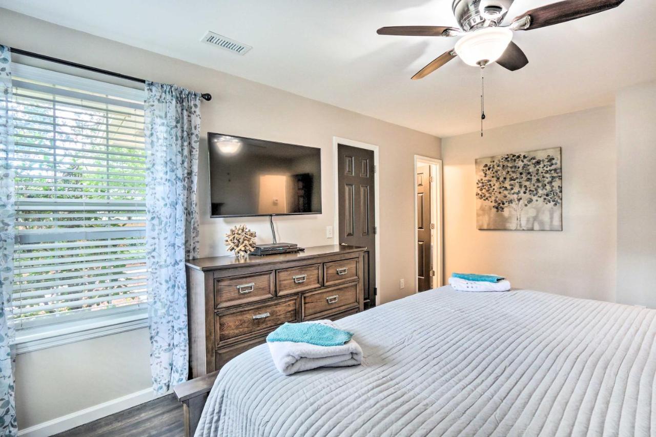 Peaceful Beaufort Home With Front Porch And Grill Екстер'єр фото
