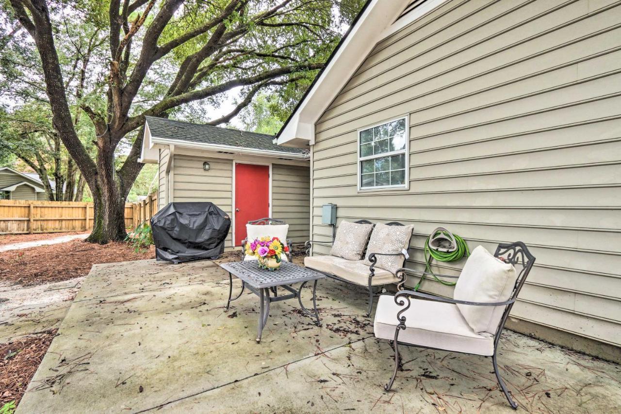 Peaceful Beaufort Home With Front Porch And Grill Екстер'єр фото