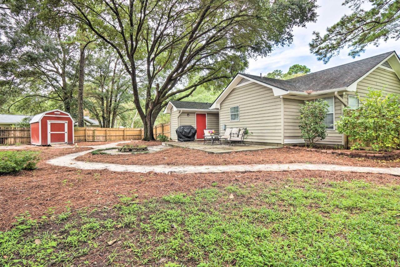 Peaceful Beaufort Home With Front Porch And Grill Екстер'єр фото