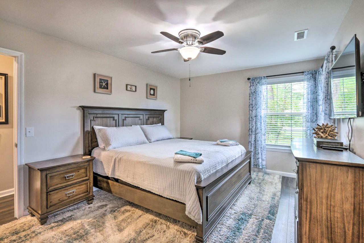 Peaceful Beaufort Home With Front Porch And Grill Екстер'єр фото