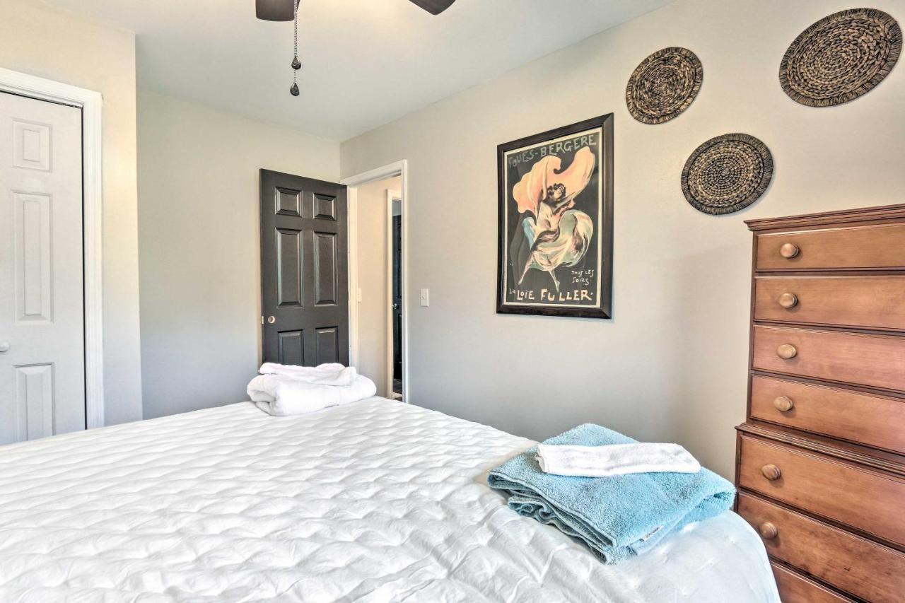Peaceful Beaufort Home With Front Porch And Grill Екстер'єр фото